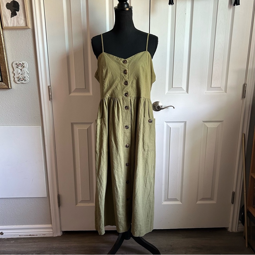 Black Tape khaki green sleeveless button down cottagecore midi dress - Picture 2 of 10